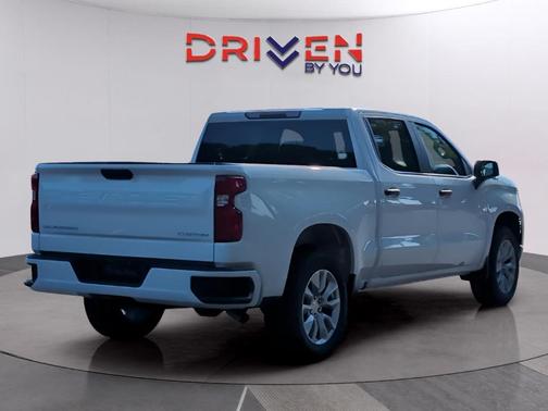 Summit White 2026 Chevrolet Silverado 1500 Custom