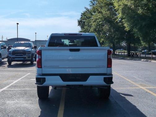 Summit White 2026 Chevrolet Silverado 1500 Custom