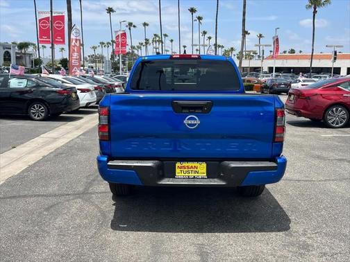 2025 Nissan Frontier SV