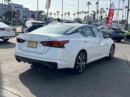 2022 Nissan Altima SR VC-Turbo FWD