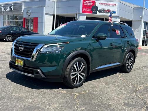 2023 Nissan Pathfinder Platinum FWD