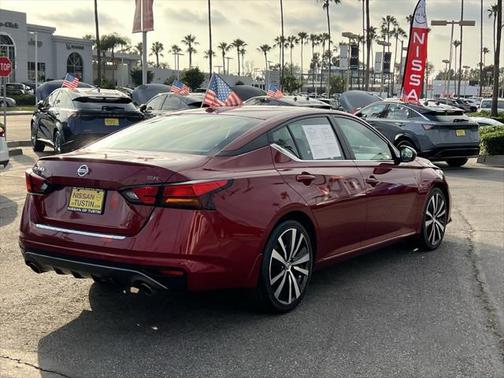 2022 Nissan Altima SR FWD