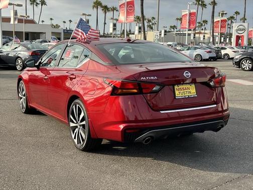 2022 Nissan Altima SR FWD