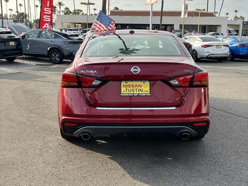 2022 Nissan Altima SR FWD