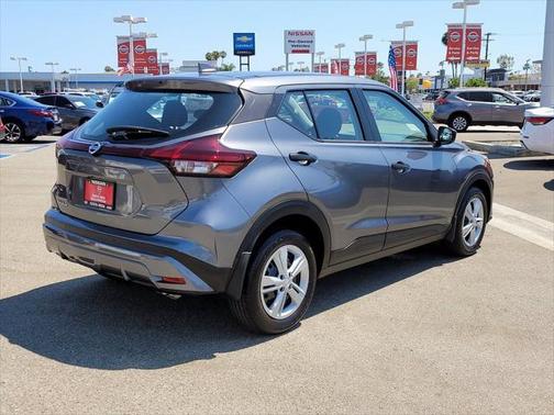 2025 Nissan Kicks S