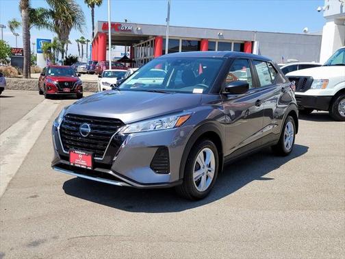 2025 Nissan Kicks S