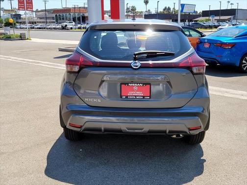 2025 Nissan Kicks S