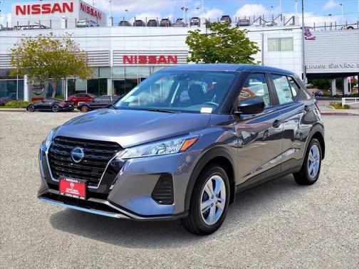 2025 Nissan Kicks S