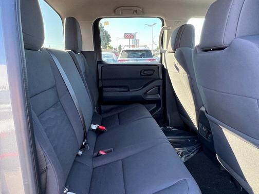 2025 Nissan Frontier S