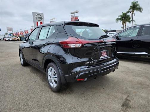 2025 Nissan Kicks S
