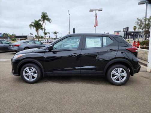 2025 Nissan Kicks S