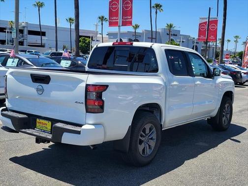 2025 Nissan Frontier SV