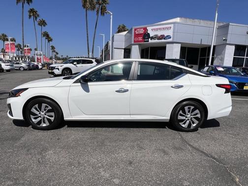 2025 Nissan Altima S FWD