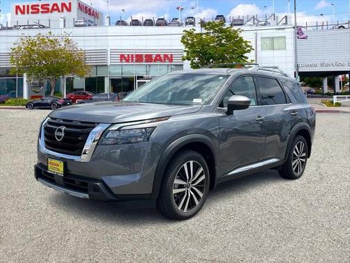 2025 Nissan Pathfinder Platinum 4WD