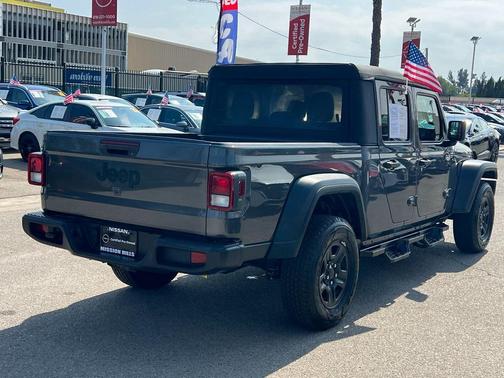 2021 Jeep Gladiator Sport