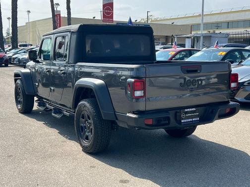 2021 Jeep Gladiator Sport