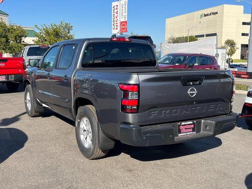 2025 Nissan Frontier S