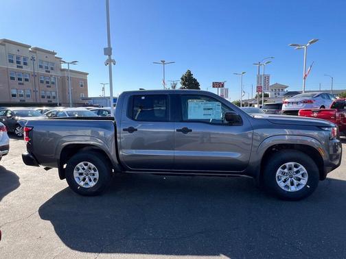 2025 Nissan Frontier S
