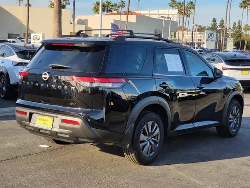 2024 Nissan Pathfinder SV FWD
