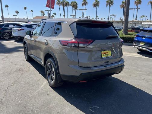 2025 Nissan Rogue SV