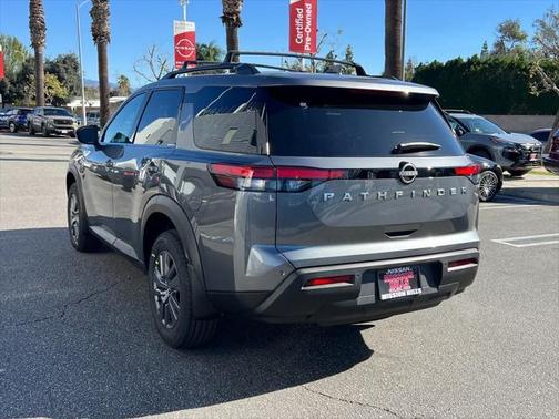 2025 Nissan Pathfinder SV FWD