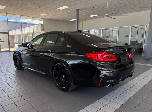 Black Sapphire Metallic 2019 BMW M5 Base