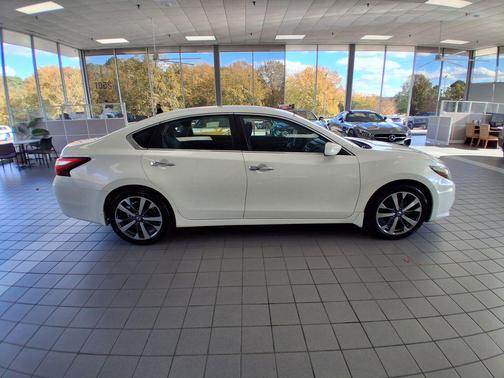 2017 Nissan Altima 2.5 SV