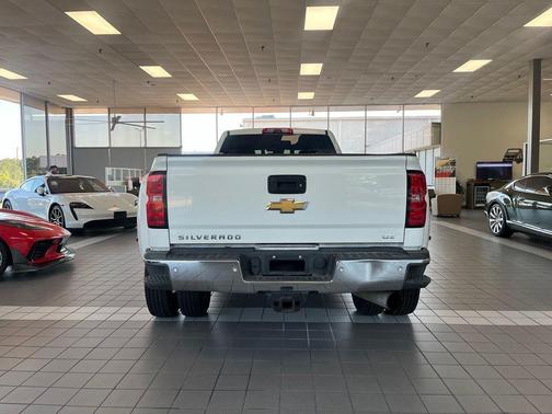 Summit White 2018 Chevrolet Silverado 3500 LTZ