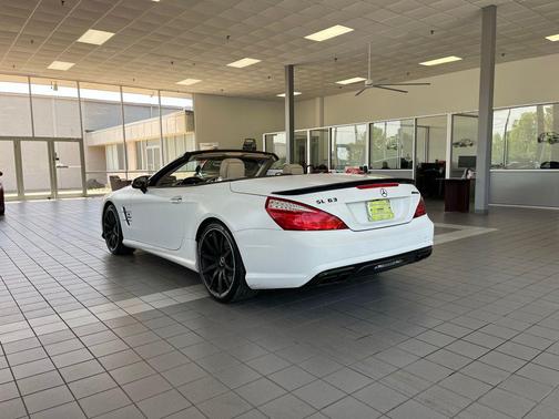 Diamond White Metallic 2013 Mercedes-Benz SL-Class SL 63 AMG