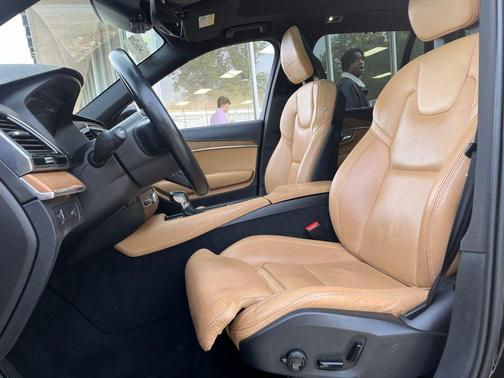 2018 Volvo XC90 T6 Inscription