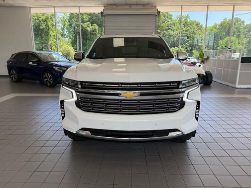 Summit White 2023 Chevrolet Suburban Premier