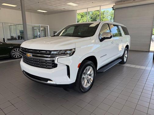 Summit White 2023 Chevrolet Suburban Premier