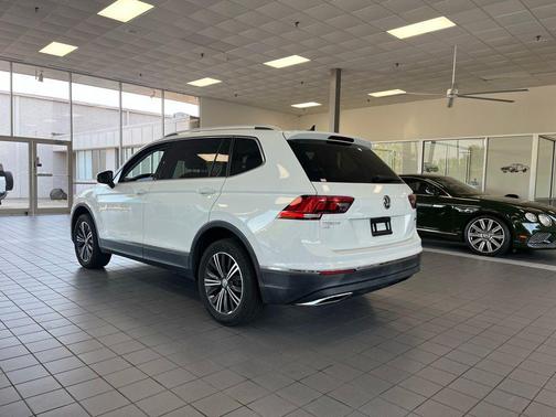 Pure White 2018 Volkswagen Tiguan 2.0T SEL
