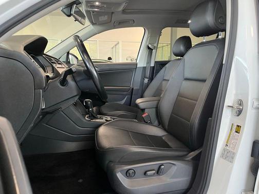 Pure White 2018 Volkswagen Tiguan 2.0T SEL