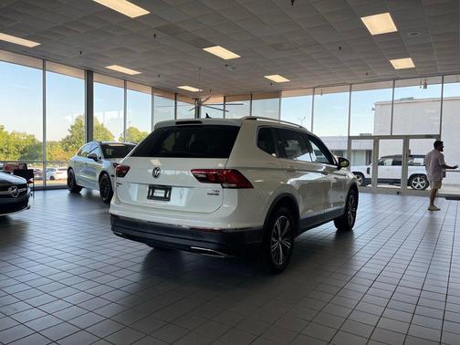 Pure White 2018 Volkswagen Tiguan 2.0T SEL