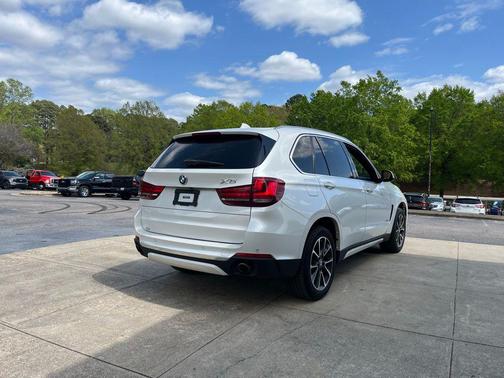 White Metallic 2017 BMW X5 xDrive35i