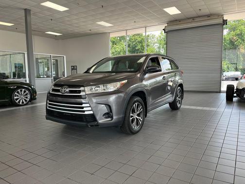 Predawn Gray Mica 2017 Toyota Highlander LE