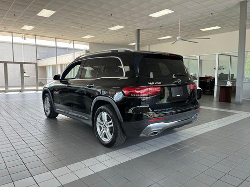 Black 2022 Mercedes-Benz GLB 250 4MATIC