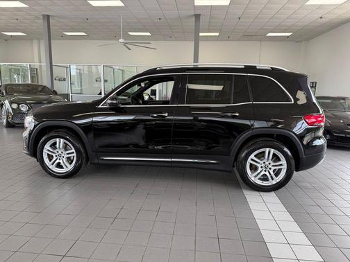 Black 2022 Mercedes-Benz GLB 250 4MATIC