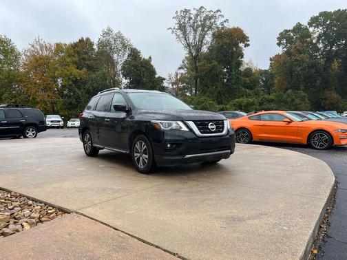 2019 Nissan Pathfinder SL