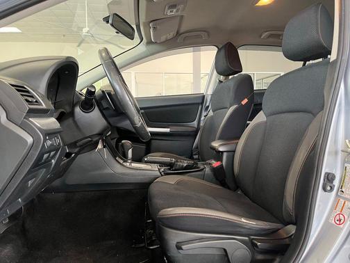 Ice Silver Metallic 2017 Subaru Crosstrek 2.0i Premium