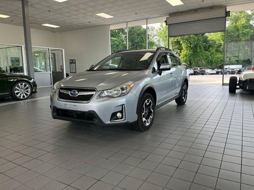 Ice Silver Metallic 2017 Subaru Crosstrek 2.0i Premium