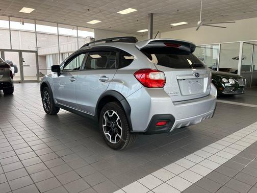 Ice Silver Metallic 2017 Subaru Crosstrek 2.0i Premium