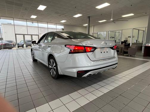 2022 Nissan Altima 2.5 SV