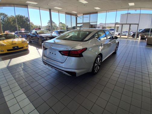 2022 Nissan Altima 2.5 SV