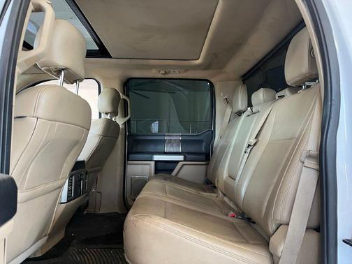 Oxford White 2017 Ford F-350 Lariat