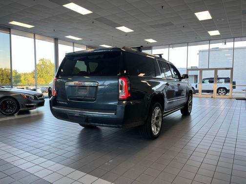 Dark Sky Metallic 2019 GMC Yukon XL Denali