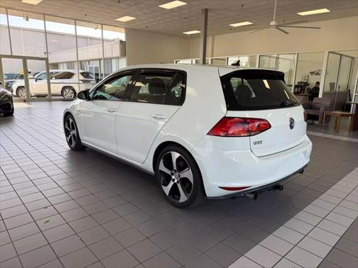 2016 Volkswagen Golf GTI 2.0T SE 4-Door