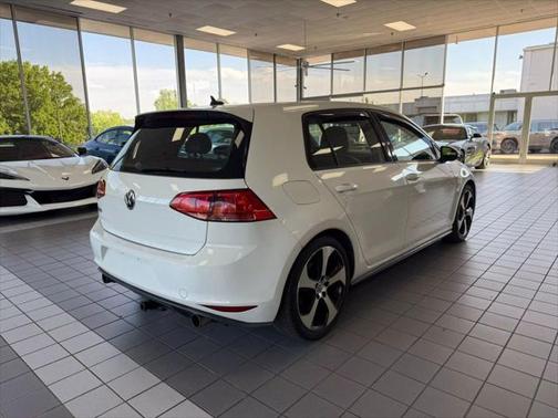2016 Volkswagen Golf GTI 2.0T SE 4-Door