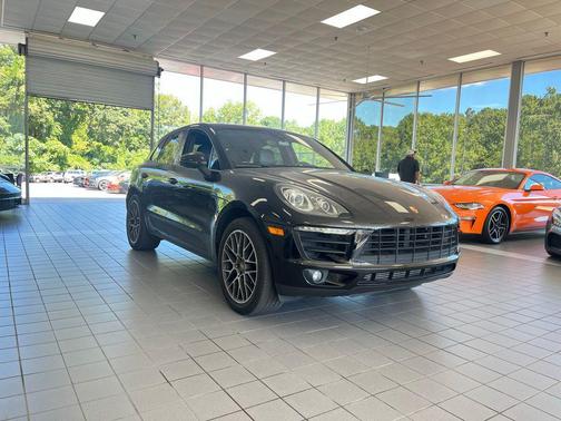 2018 Porsche Macan Sport Edition